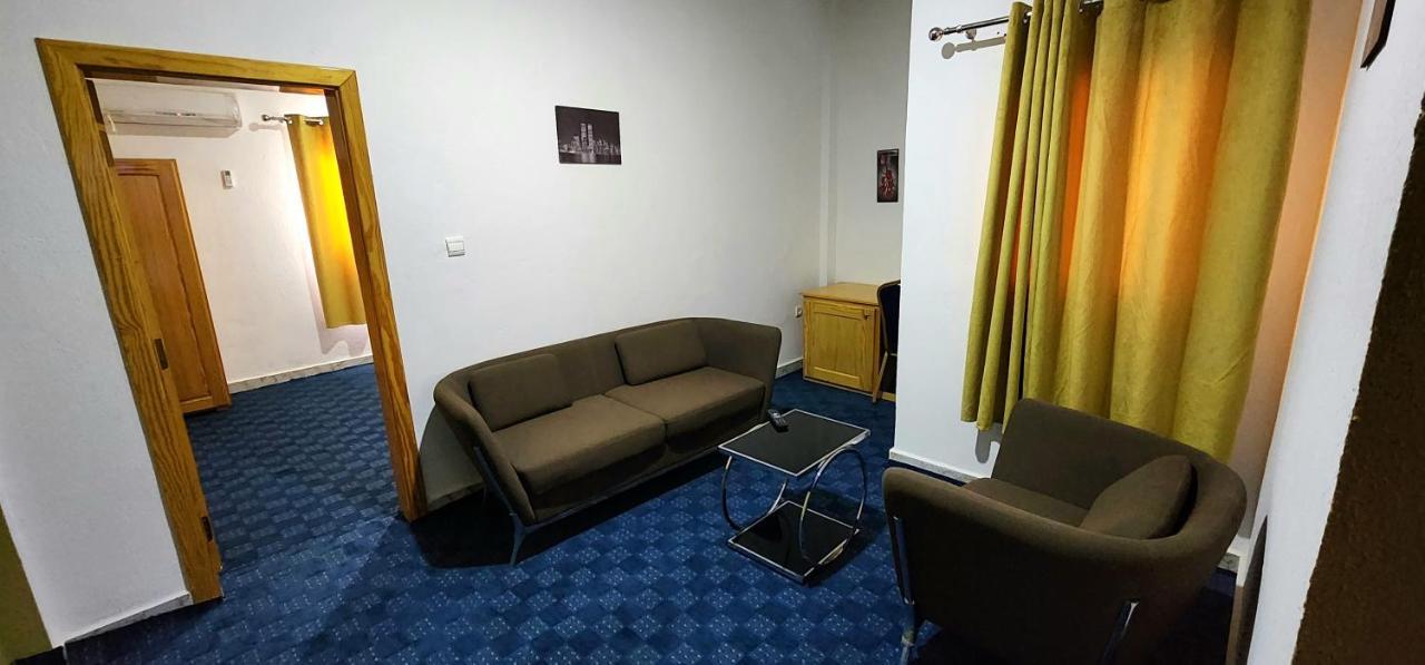 Hotel Le Bon Choix Nouadhibou Esterno foto